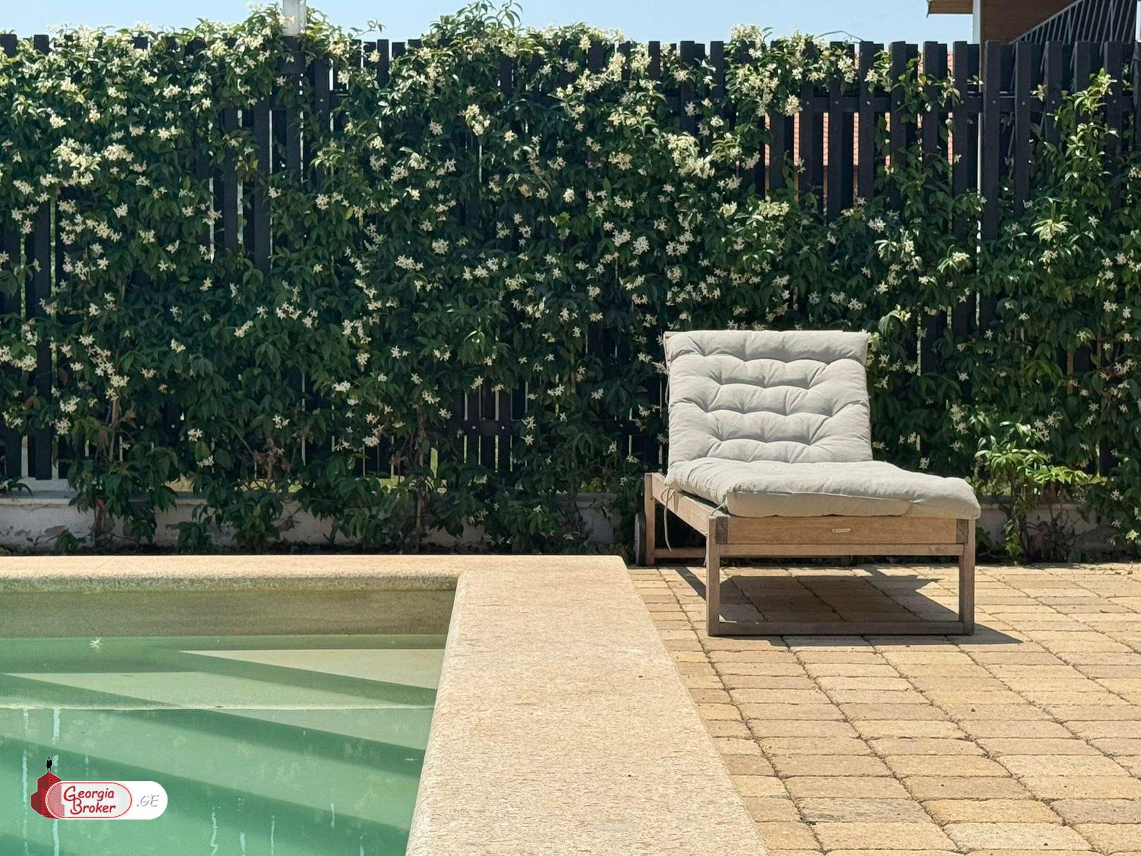 nearly repaired 9-room house for sale